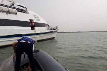 SAR evakuasi 40 penumpang kapal kandas di Perairan Bintan