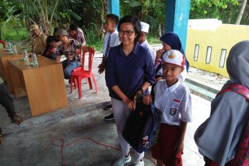 Walhi Sulteng salurkan 339 paket pendidikan untuk korban gempa Sigi