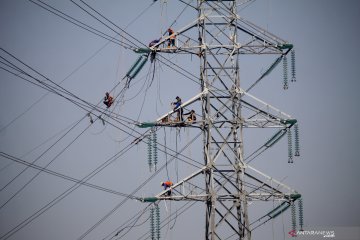 Klarifikasi foto pekerja SUTET setelah listrik mati di Jakarta-Jabar-Banten