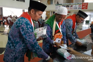 Embarkasi Pondok Gede sediakan layanan penukaran rupiah ke riyal