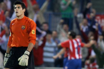 Victor Valdes latih Barcelona U-19