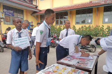 Ratusan siswa baru SMAN 1 Manokwari jalani tes narkoba