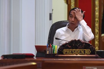 Presiden Jokowi diyakini pertahankan menteri profesional di kabinet
