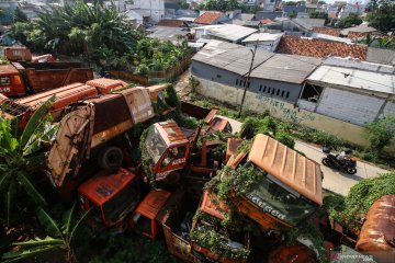 Bangkai truk sampah