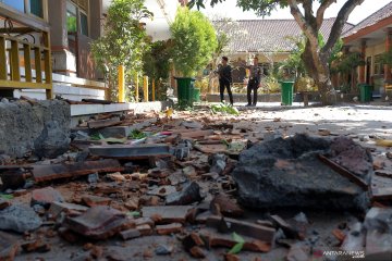 Sekolah rusak akibat gempa Bali