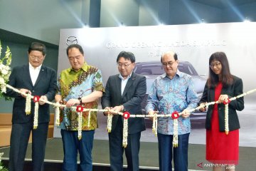 Mazda resmikan diler flagship di Simprug