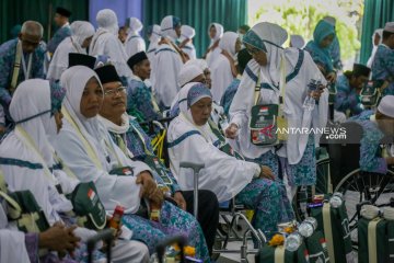 5 calon haji Kalbar tunda keberangkatan