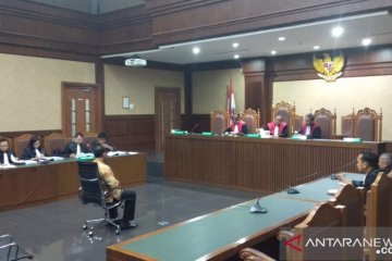 Kakanwil Kemenag Jatim Haris Hasanudin dituntut 3 tahun bui