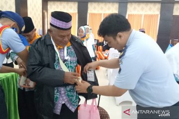 Satu sakit, calhaj Papua tak utuh diberangkatkan menuju Tanah Suci