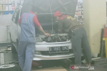 Pusat onderdil dan aksesori mobil Blok M mengaku sepi pengunjung