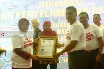 Kejati Jatim resmi menyerahkan aset YKP ke Pemkot Surabaya