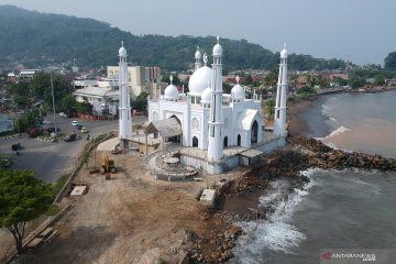 Masjid Al-Hakim terancam abrasi