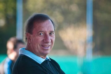 Pelatih legendaris Argentina Carlos Bilardo kritis