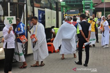 Embarkasi Surakarta mulai berangkatkan jemaah calon haji gelombang dua