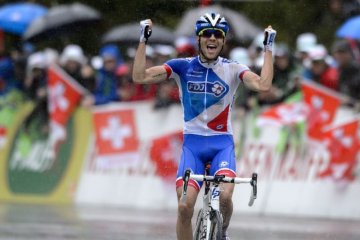 Pinot rampas Etape 14, Alaphilippe tetap puncaki klasemen