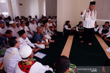 Bimbingan ibadah di pondokan Mekkah