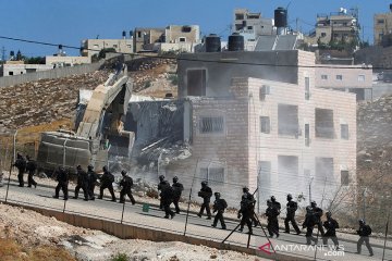Ekstremis Yahudi semprotkan grafiti rasis di rumah di dekat Nablus