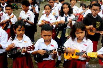 Ukulele masuk sekolah