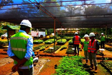 Mahasiswa kuliah lapangan di perusahaan tambang di Malut