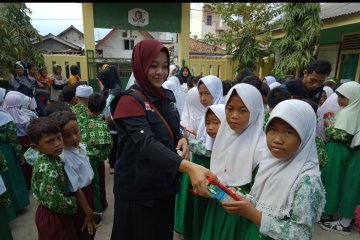 ACT Lampung beri paket gizi bagi pelajar
