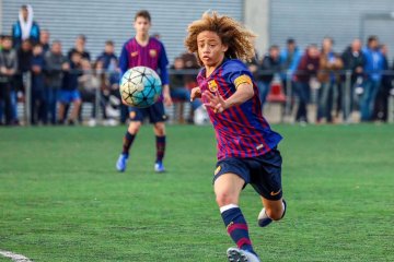 PSG teken ikatan kontrak anak ajaib Belanda dari Barca