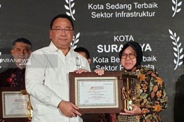 Wali Kota Surabaya raih tiga penghargaan dari ajang berbeda