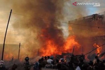 Misteri terbakarnya sejumlah kampung adat di NTT