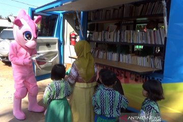 Dinas Perpustakaan tumbuhkan minat baca melalui perpustakaan keliling