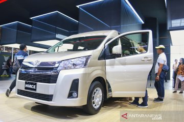 Toyota HiAce punya wajah baru, harga tipe Premio Rp516 juta