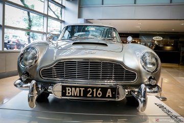 Mobil James Bond tahun 1965 dipamerkan di New York