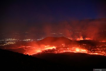 Gunung berapi paling aktif di Eropa kembali meletus