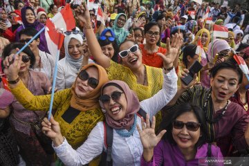 Aksi cinta busana Indonesia