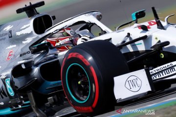 Hamilton raih pole position GP Jerman ketika duo Ferrari bertumbangan