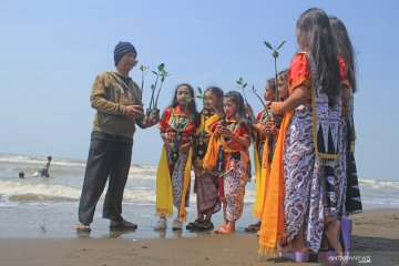 Peringati Hari Mangrove Sedunia