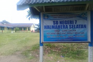 Kegiatan belajar memulih di daerah terdampak gempa Halmahera Selatan