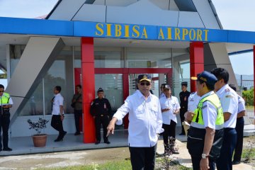 Landasan pacu Bandara Sibisa diperpanjang