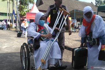 Sempat tertunda, calhaj Jambi diberangkatkan ke Mekkah