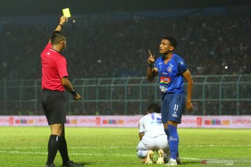 Arema FC pesta gol atas Persib Bandung 5-1