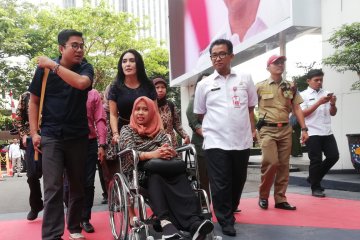 Rieke dampingi drg Romy mengadu ke Mendagri