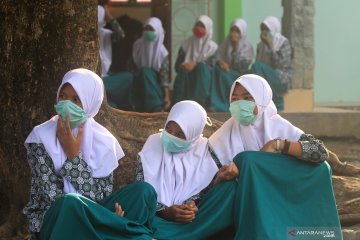 Siswa gunakan masker akibat karhutla