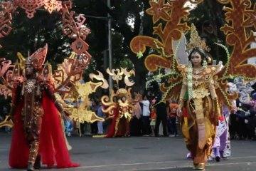 Karnaval tampilkan kostum 11 Negara Asean