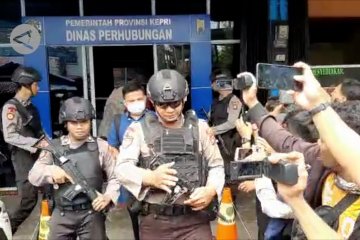 KPK geledah kantor Dishub Kepri