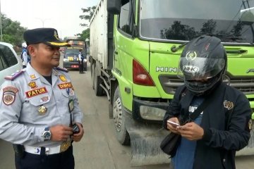 Dishub Cilegon sterilisasi bahu jalan dari kendaraan