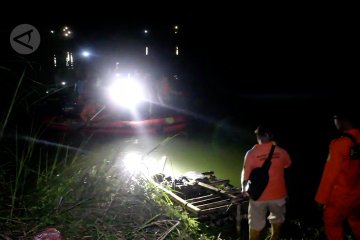 Pesawat jatuh di Sungai Cimanuk Indramayu