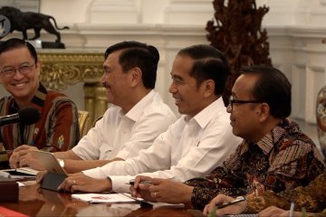 Presiden Jokowi terima kunjungan CEO Softbank di Istana