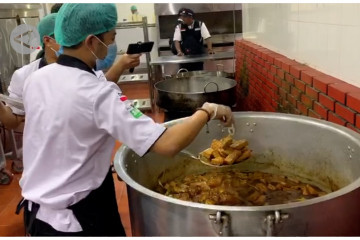 Ada menu garang asem dan tempe bacem di Mekah