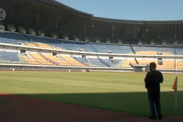Walikota Bandung tinjau kerusakan Stadion GBLA