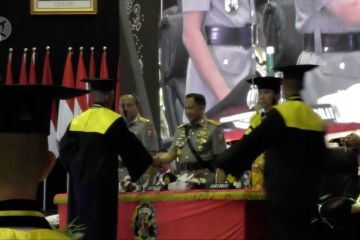 Kapolri wisuda 306 sarjana lulusan Akpol