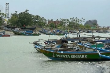 Nelayan Sukabumi bisa akses internet di tengah laut