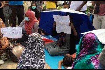 Para pengungsi Somalia unjuk rasa di kantor UNHCR